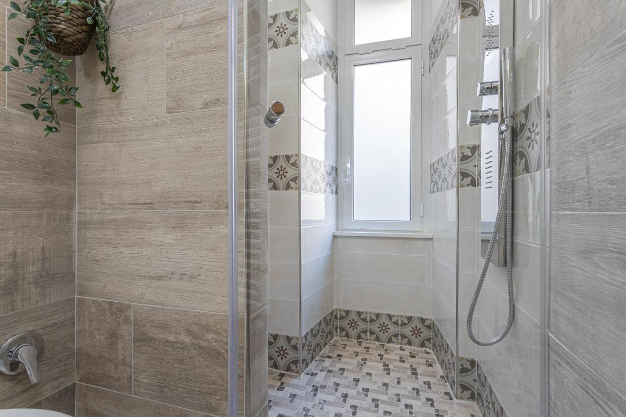 Adriana'S Suites In Prati Close To Vatican Museum Rome Bagian luar foto